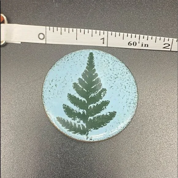 Ladies vintage handmade enameled Christmas tree copper broach - Picture 3 of 7